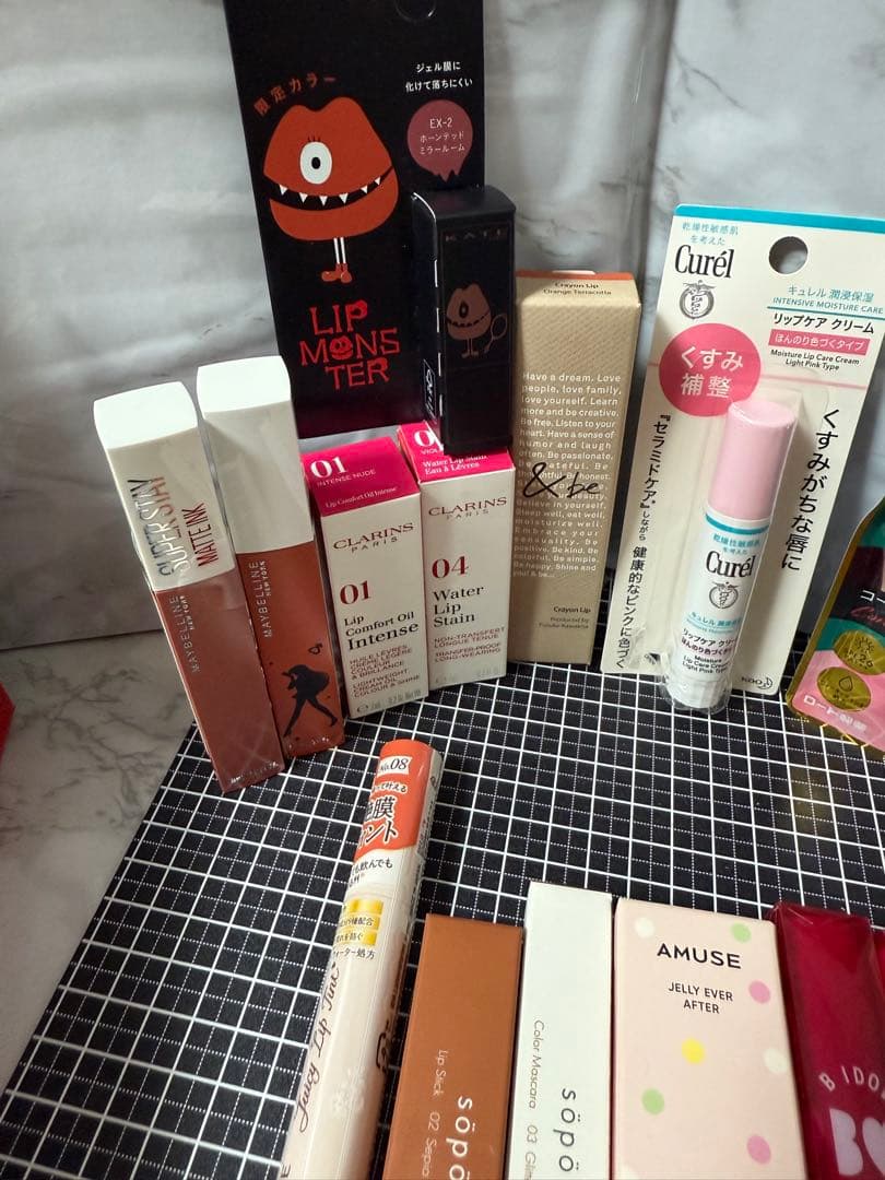 定価の半額以下！新品未開封リップ限定品含む27点まとめ売り！激安