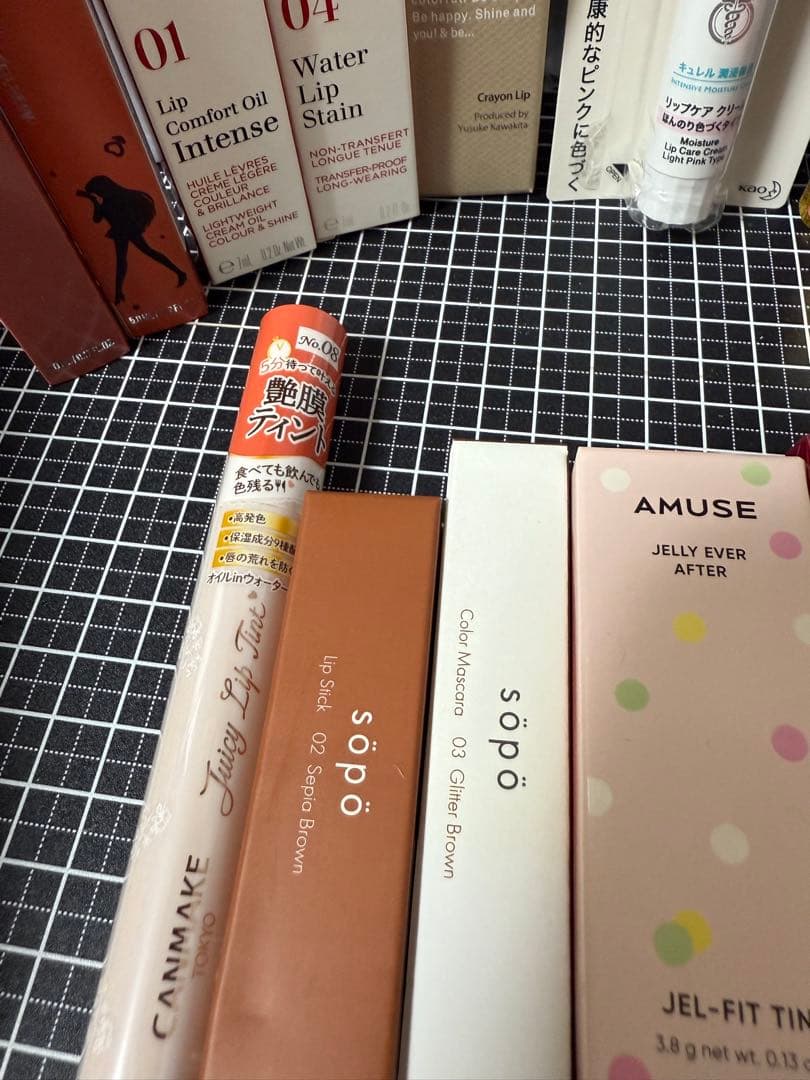 定価の半額以下！新品未開封リップ限定品含む27点まとめ売り！激安