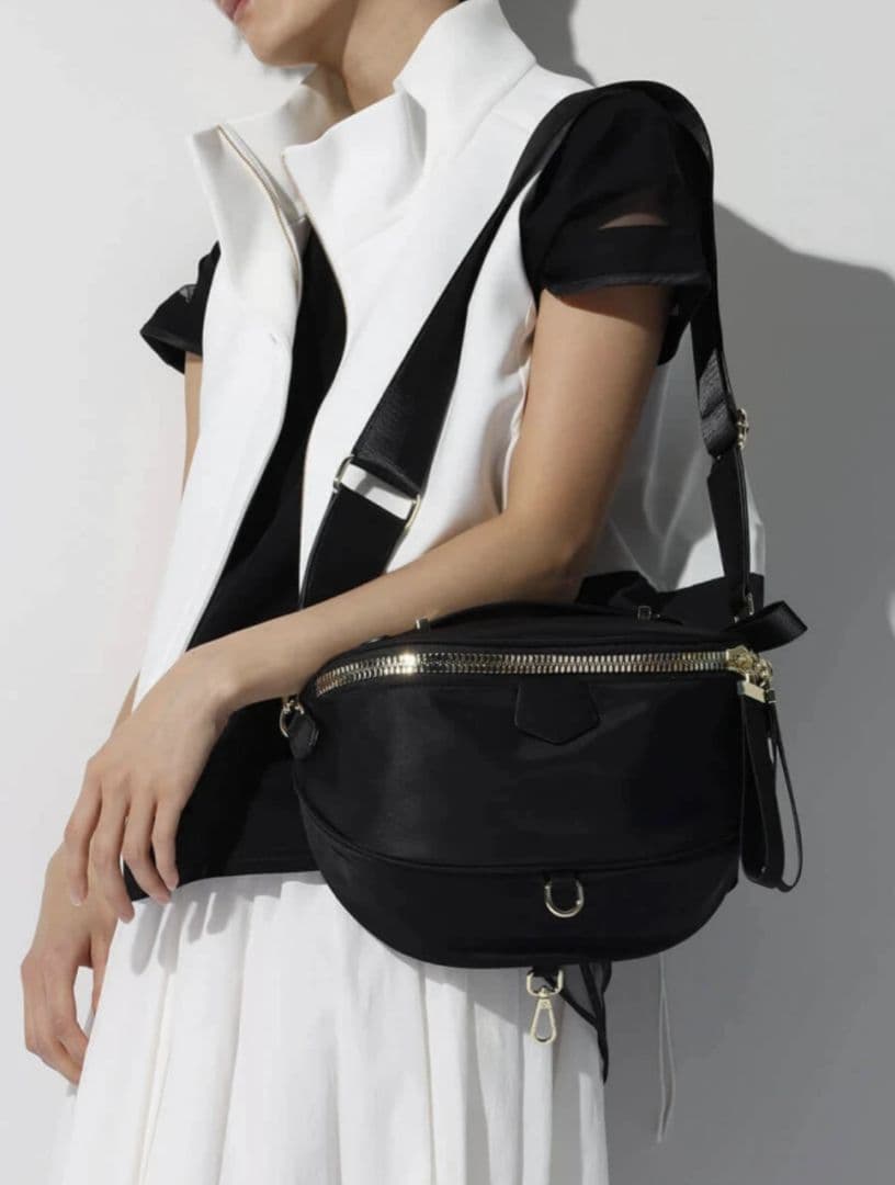 PECHINCHAR ペシンシャ メタルファスナー ショルダーバッグ - バッグ