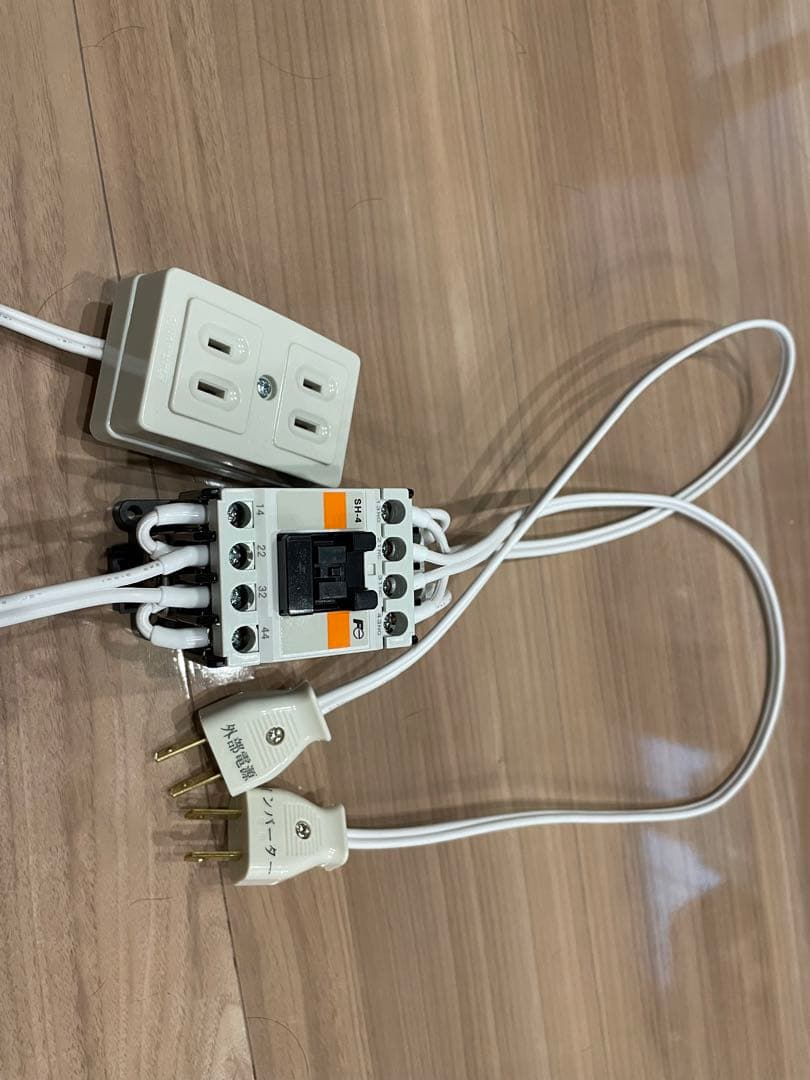 キャンピングカー 外部電源、インバータ自動切替 L10864280 - パーツ最