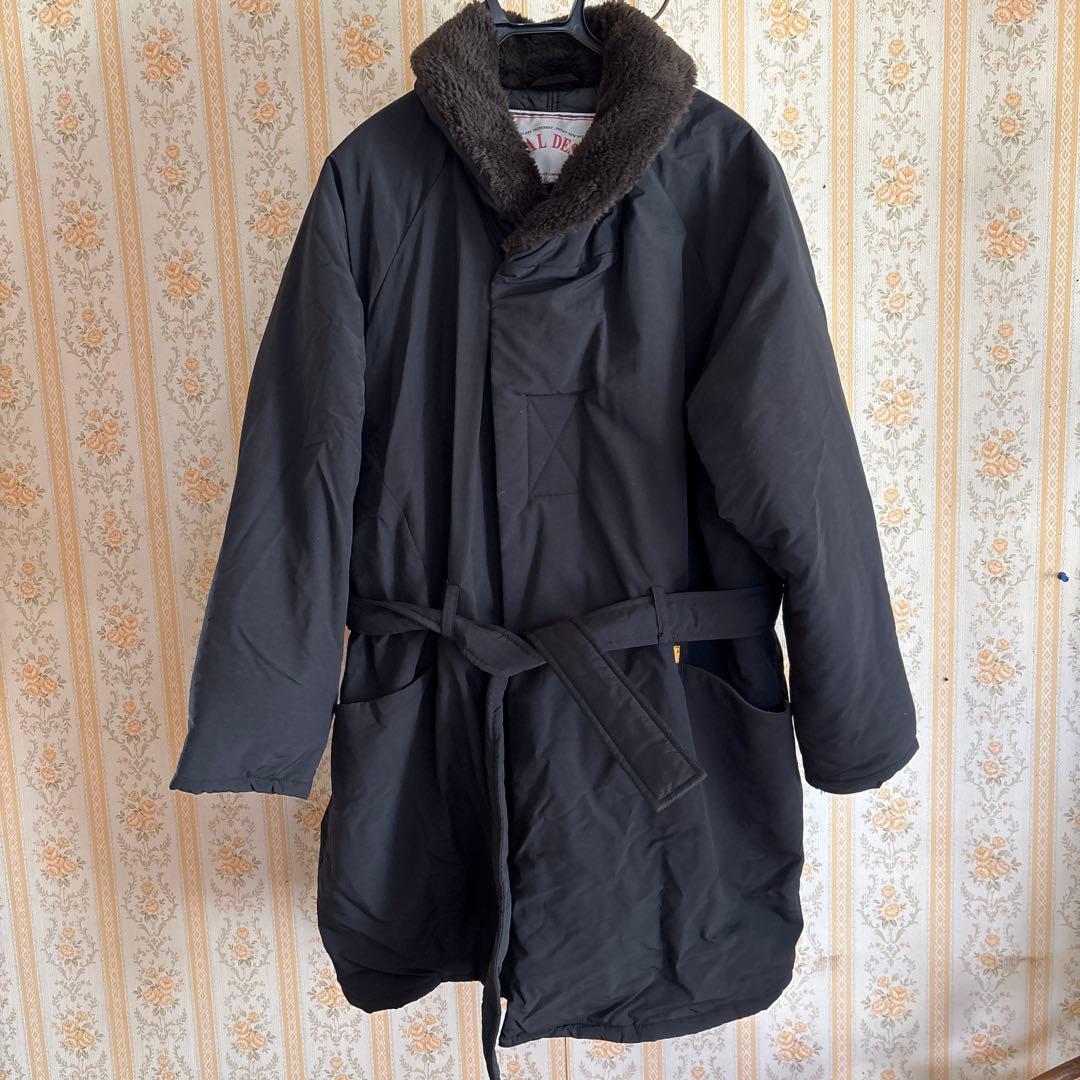 ネイタルデザイン　ファー付きブラックベンチコート dd235n1_1.jpg