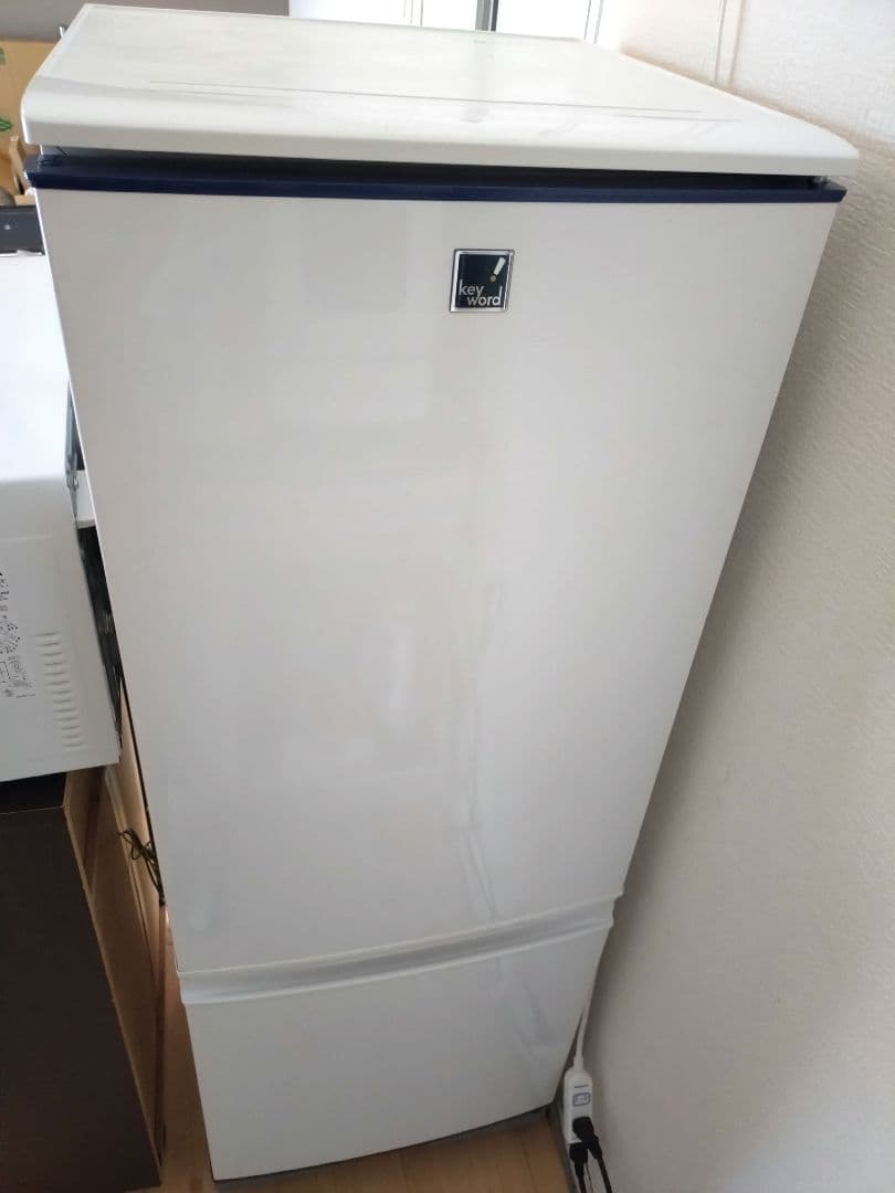 【専用】SHARP 冷蔵庫 SJ-17E2 ホワイト 160Ｌ SHARP（シャープ） 新生活応援 中古 冷蔵庫 一人暮らし 167L ボトム