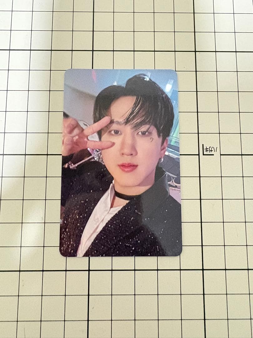 スキズ exhibition 購入特典 トレカ チャンビン - メルカリ