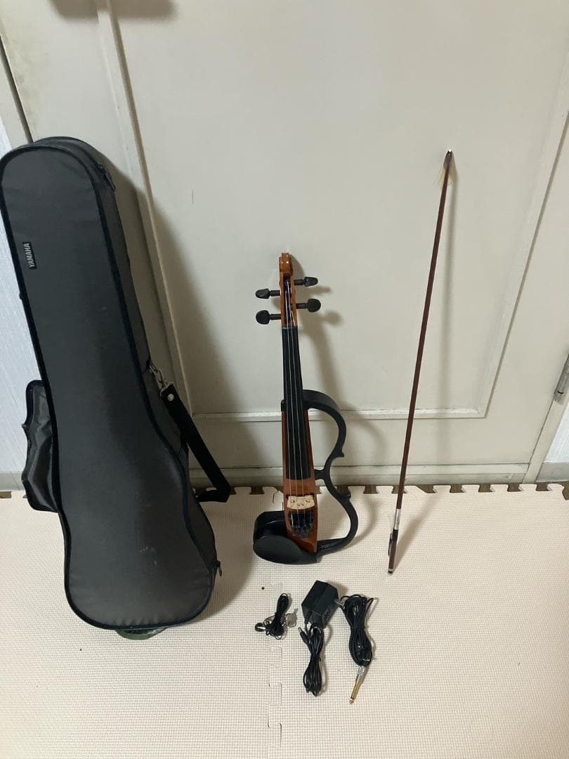 美品 YAMAHA ヤマハ SV-100 サイレントバイオリン　弓　ケース YAMAHA サイレントバイオリン SV-100 弓・ケース付