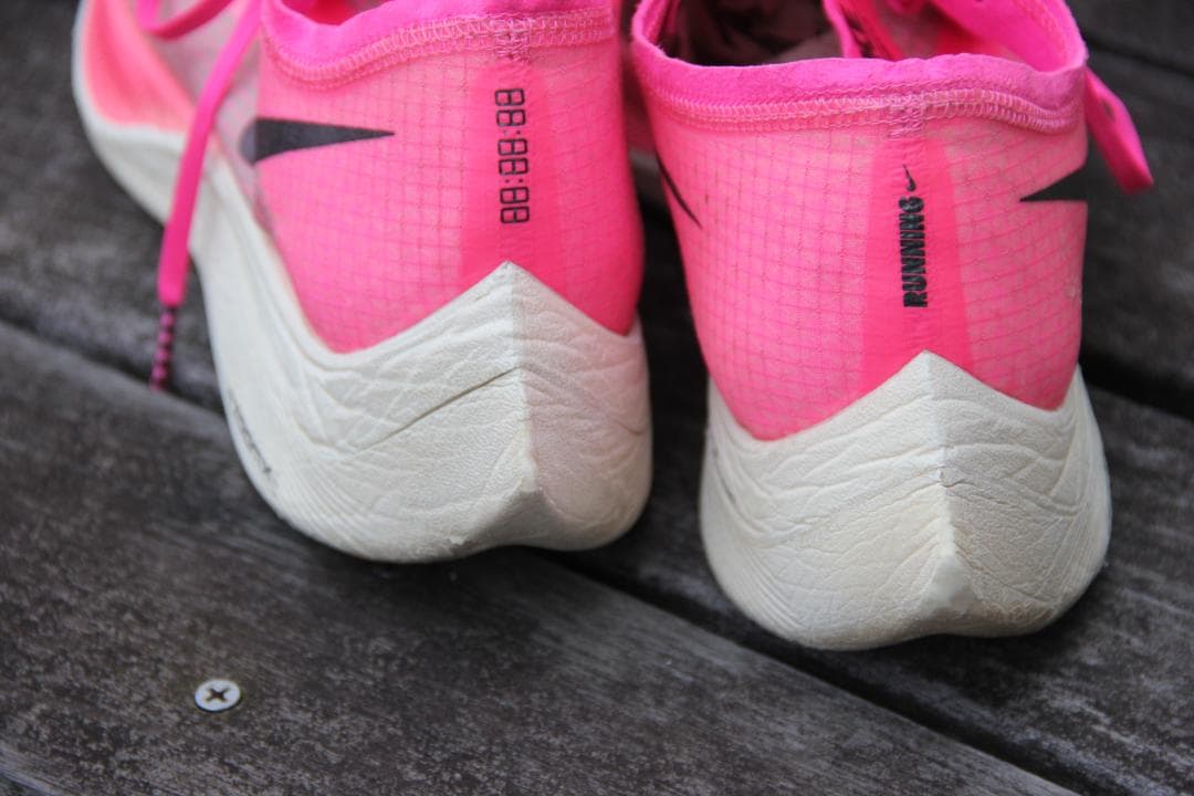 【中古品】ナイキ　ズームxヴェイパーフライ　ネクスト%ピンク　27.0cm