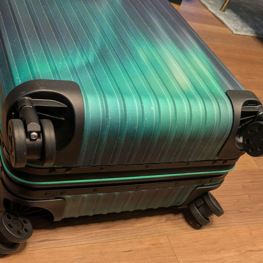 RIMOWA キャリーケース 世界限定1000 “オーロラ”