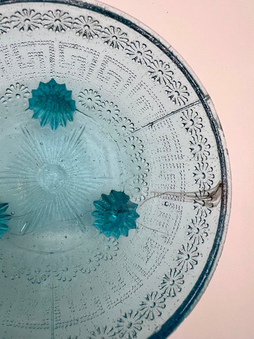 型ガラス蓋物 菓子器 キャンディポット ボンボニエール ウランガラス