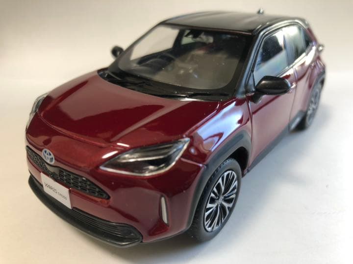 1/30 トヨタ ヤリス カラーサンプル ミニカー センシュアルレッド