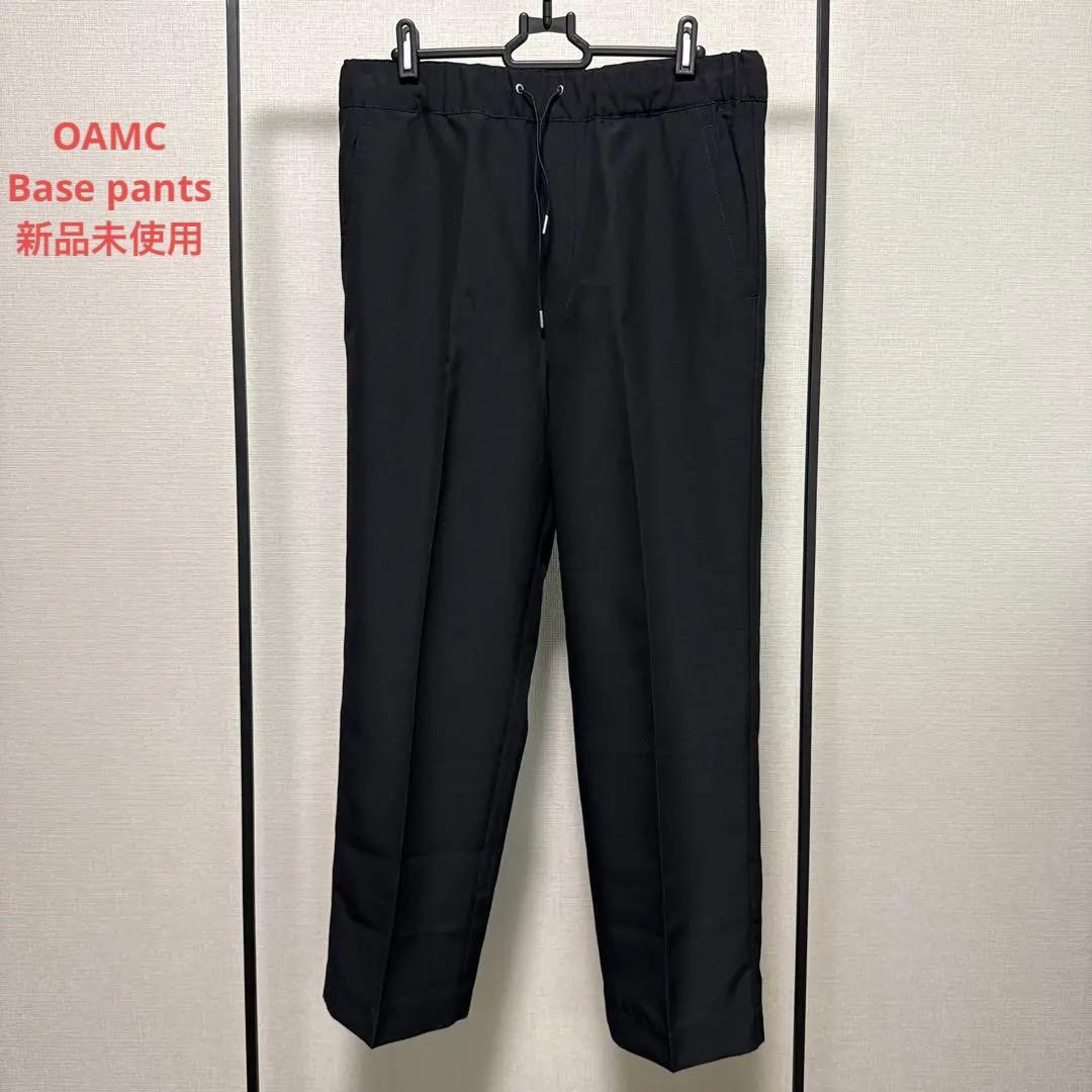OAMC 黒 スラックス base pants ドローコード 究極のハイミニマル。OAMCの定番「ドローコードパンツ」レビュー