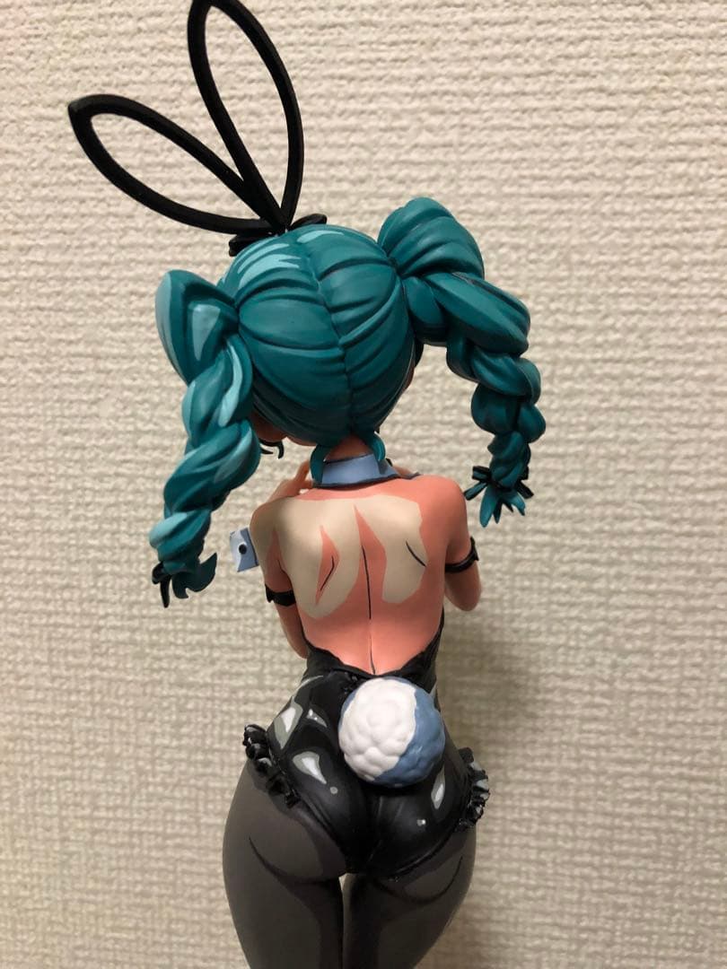 OneMall provides Mercari products: 初音ミク Bi Cute Bunnies