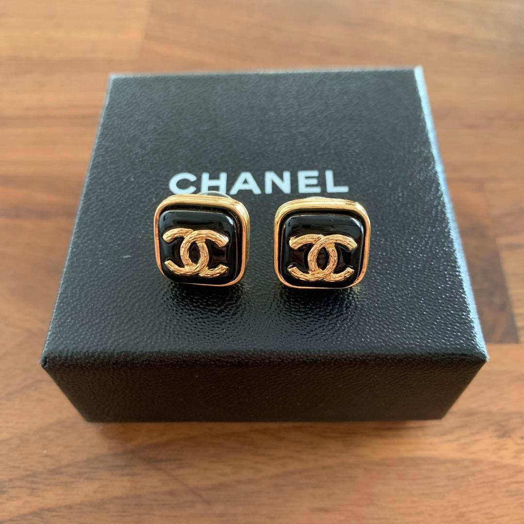 CHANEL ピアス(両耳用) ブラック/ゴールド ノベルティ - メルカリ