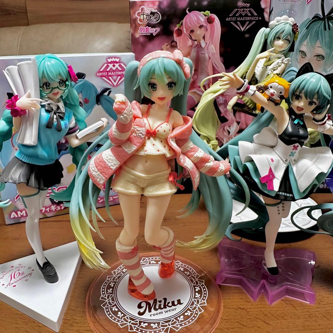 初音ミク フィギュア17体 まとめ売り - メルカリ