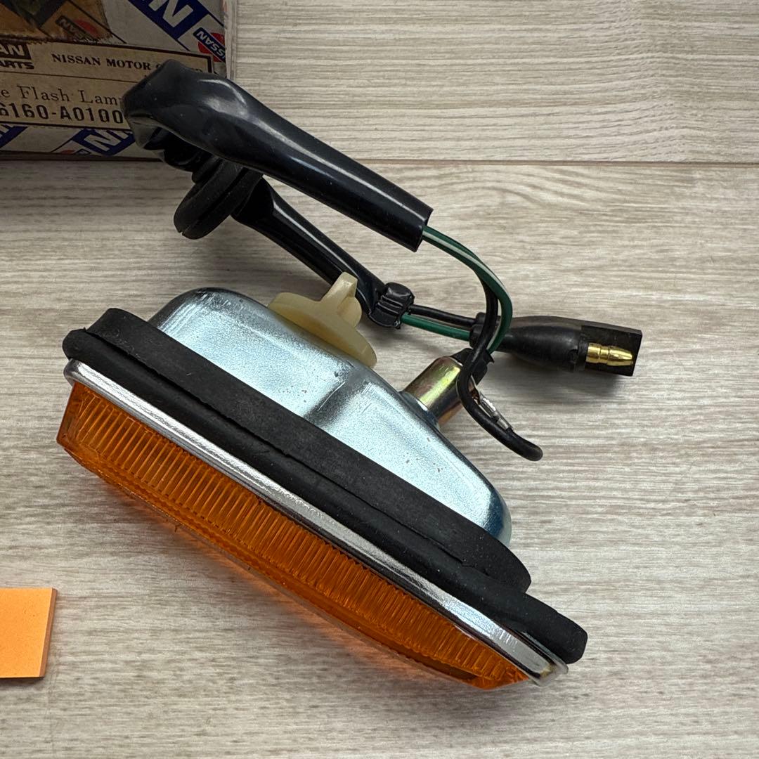 ペ*シ様 （9）Nissan Side Flash Lamp 26160-A01 - メルカリ