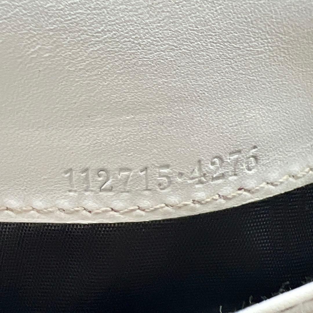 GUCCI シマ アイボリー レザー レディース 長財布 8054｜楽天市場