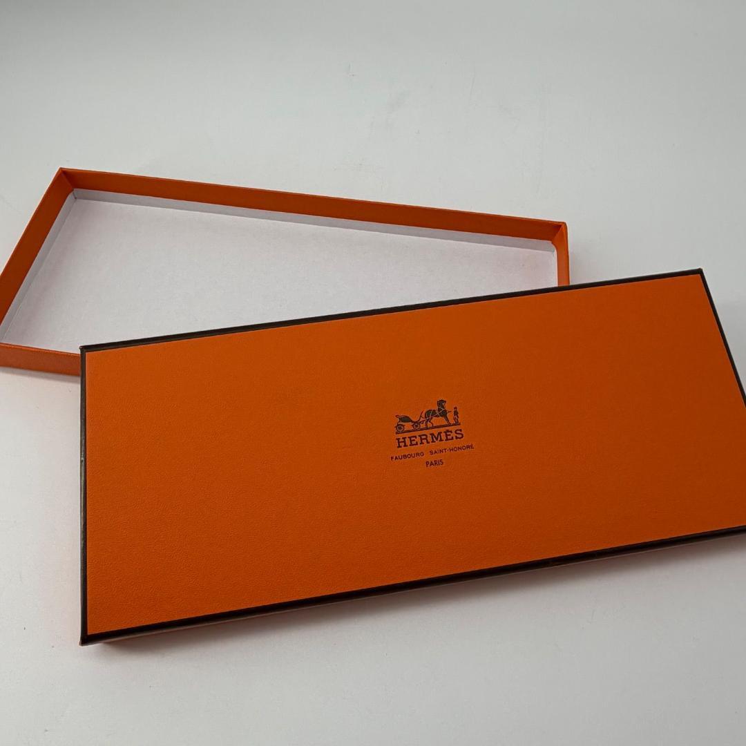 15715✨新品タグ付き✨HERMES カレ40 スカーフ シルク100%