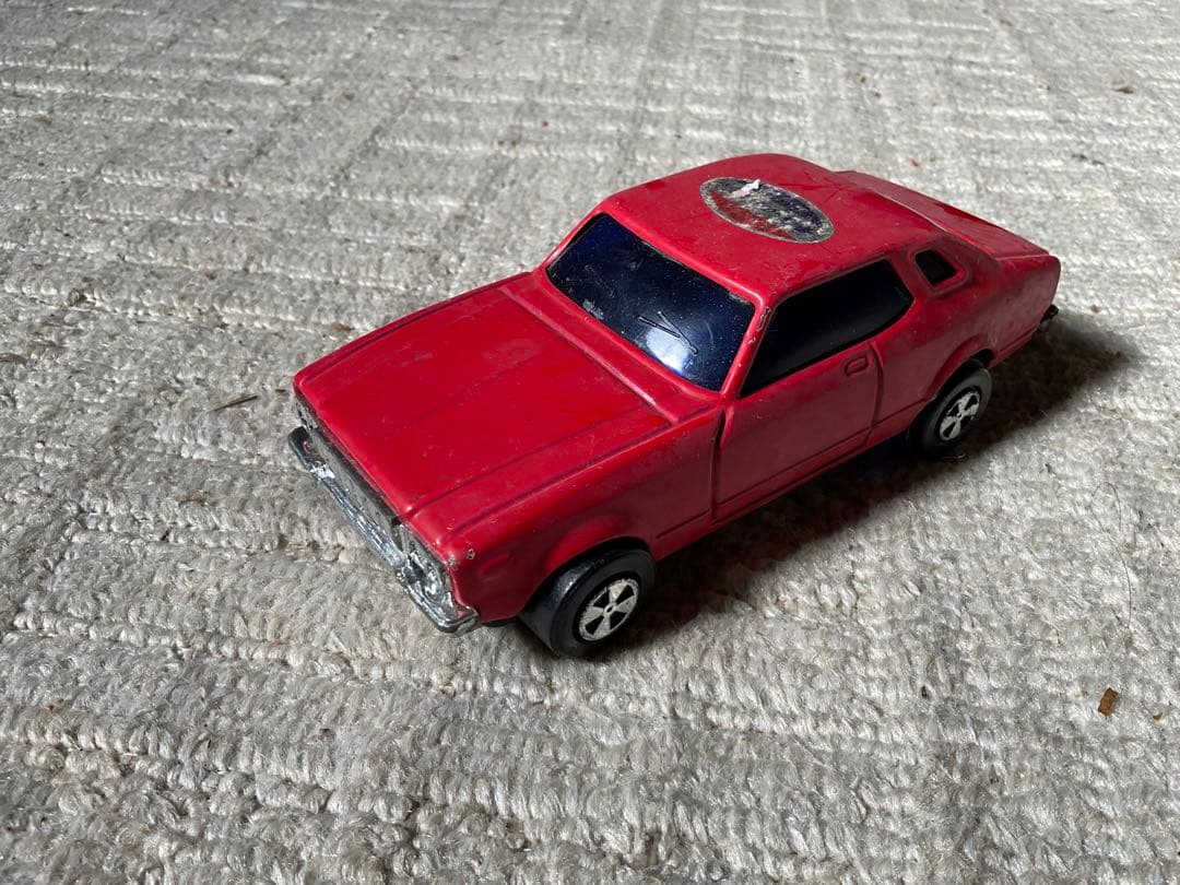日産ブルーバードのブリキカー／丈夫で安全 イチコーのおもちゃ。【美