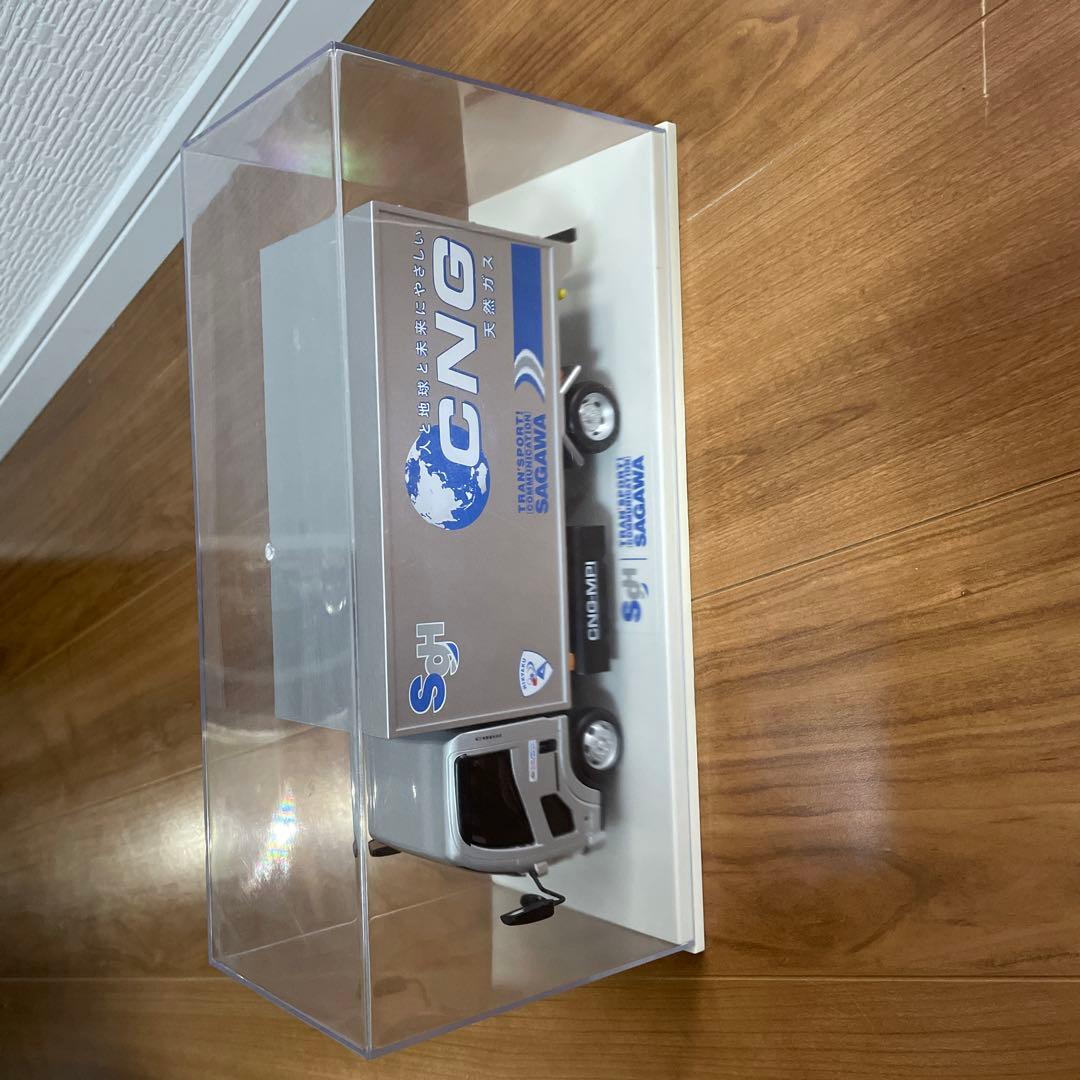 佐川急便いすゞエルフ天然ガストラック模型非売品