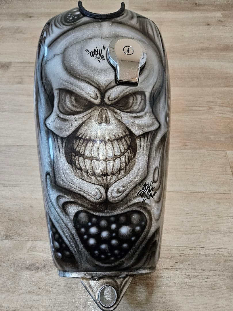 SR400/SR500 純正タンク カスタムペイント スカル 215 SR400 – SR400/SR500のカスタムバイクショップ 2%erツーパーセンター