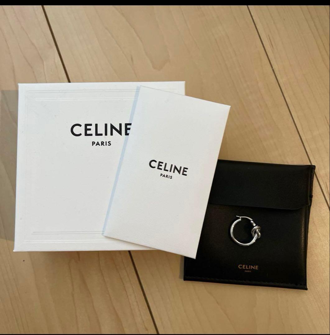 M*a様 CELINE ノットスモールフープピアス　　　　　 (片耳用) 箱・説 ◇すぐ届く◇【CELINE】ノット スモールフープ ピアス Giftに