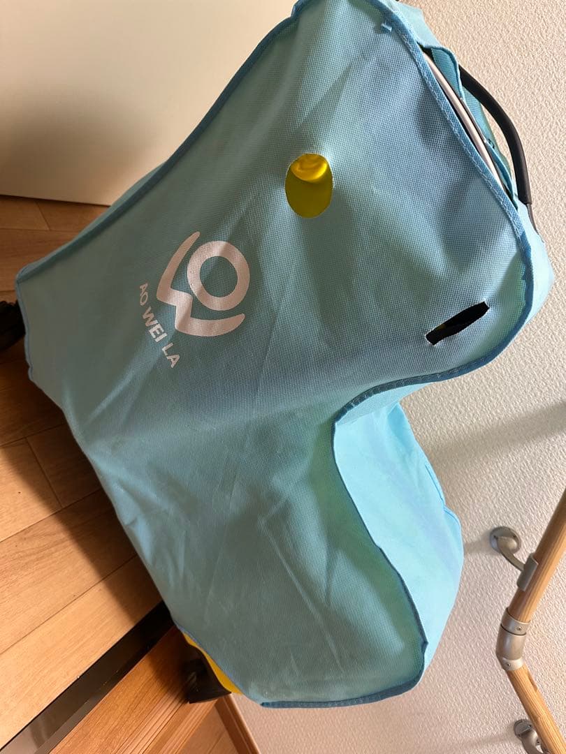 乗れるスーツケース イエロー クッション付き