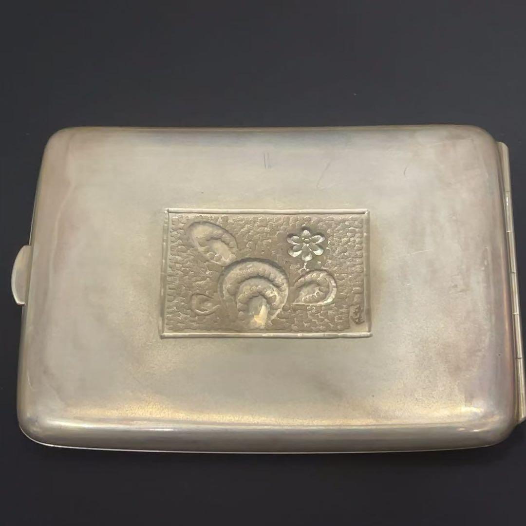 彫金家 岡部達男作 純銀 SILVER製 蛾文 彫刻 シガレットケース - メルカリ
