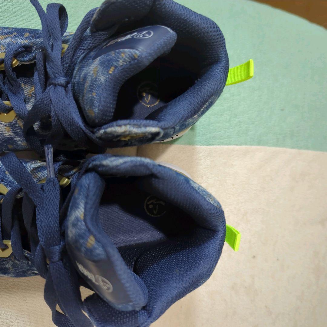 ズンバ　zumba スニーカーシューズ 人気即完売品　デニム 23.5cm