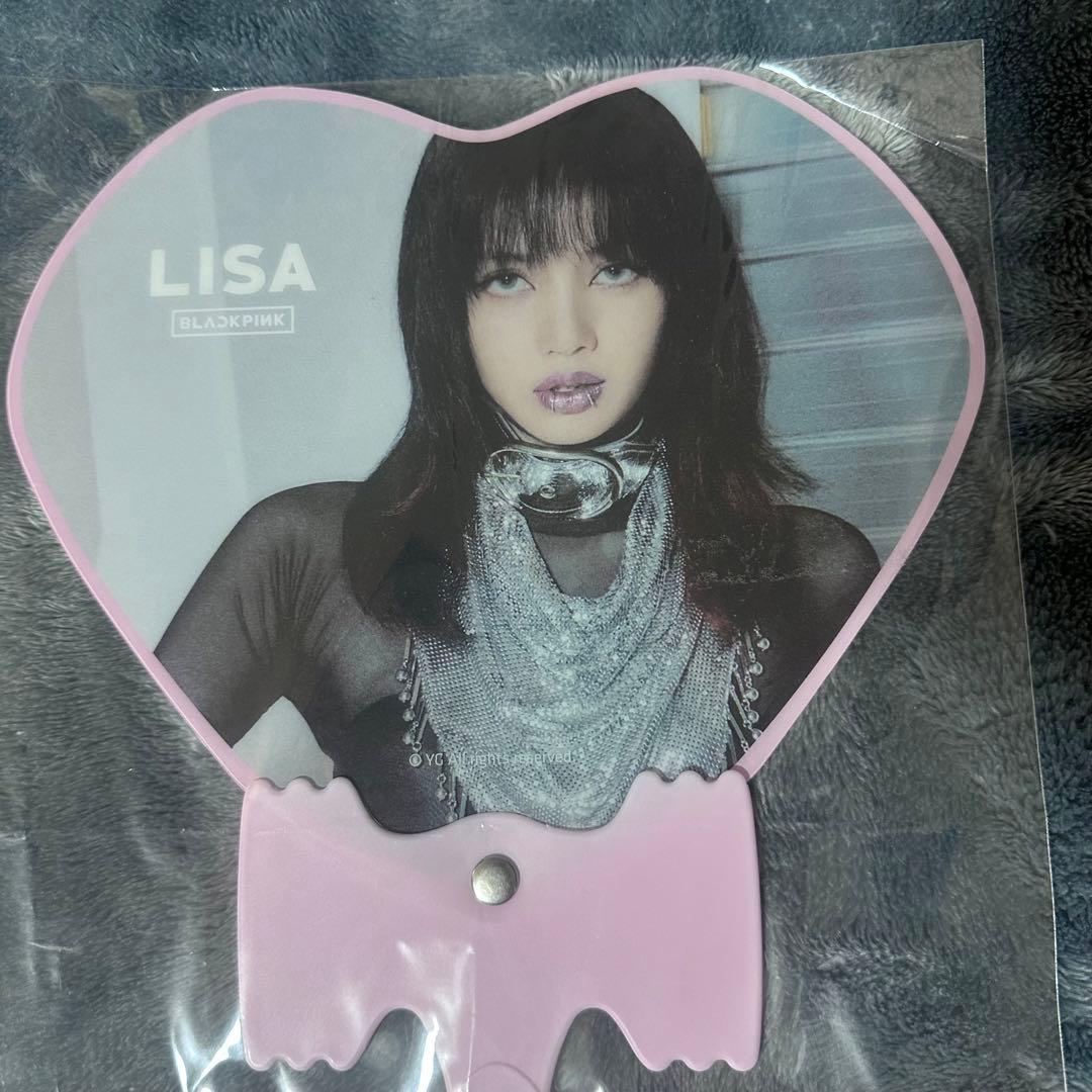 1/13本日夜迄に発送可☆BLACKPINK うちわ リサ おまけ付き - メルカリ