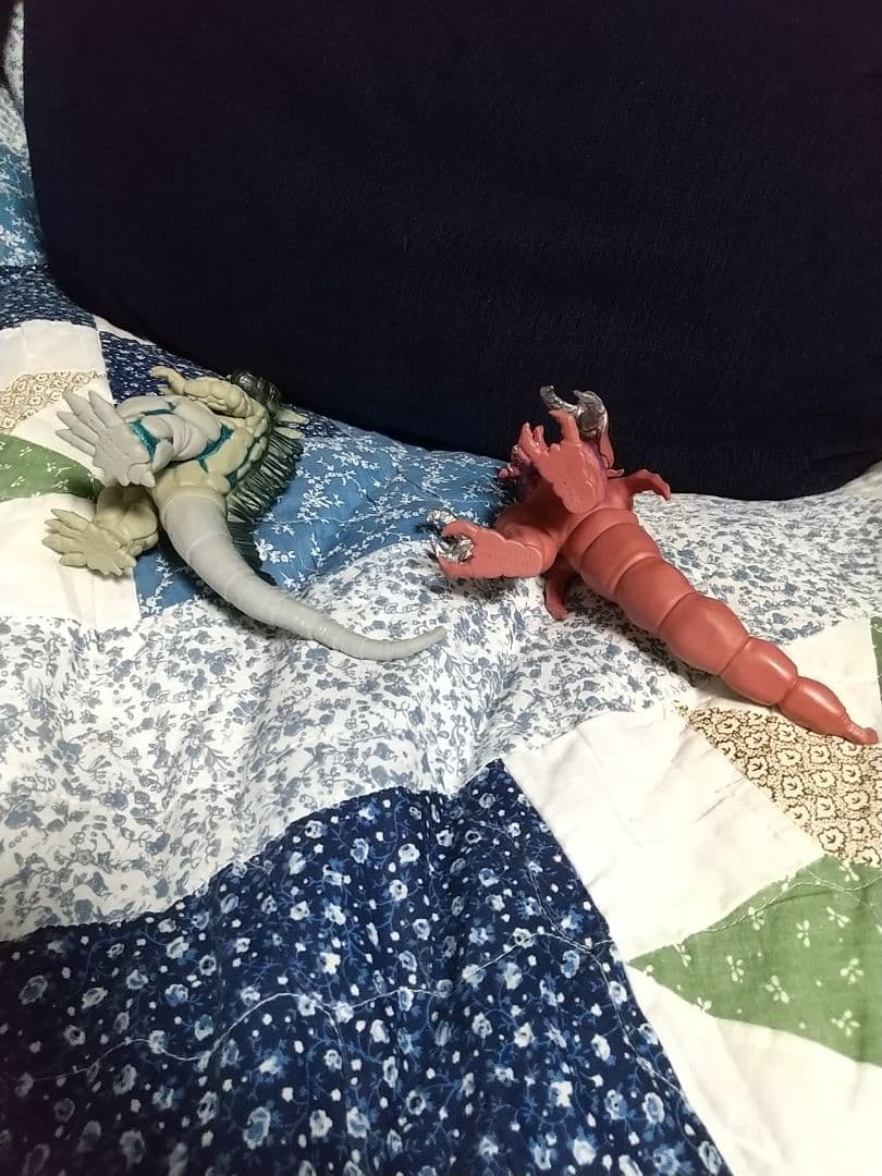 ウルトラマン 怪獣 クローンシルドロン＆クローンシルバゴン ソフビ