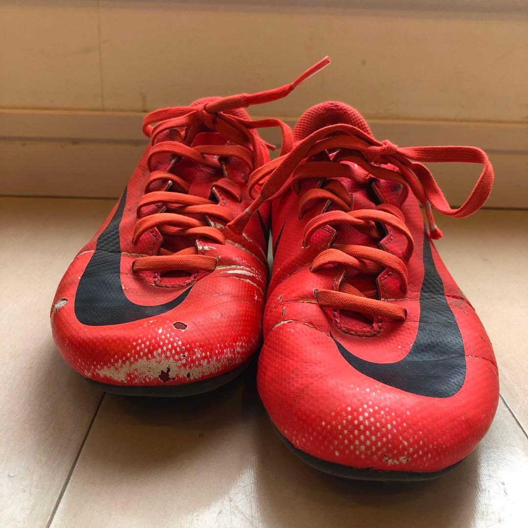 ナイキNIKE サッカー ジュニア スパイク 21.5cm 赤 - メルカリ