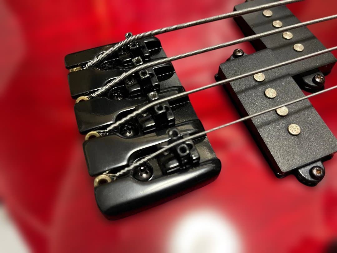 B.C.Rich モッキンバードベース　シースルーワインレッド　レアカラー