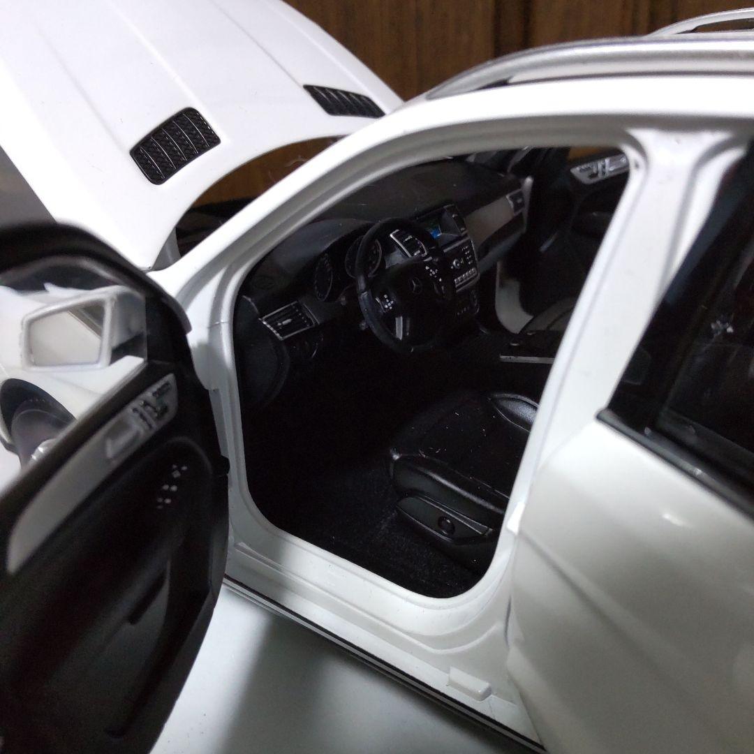 メルセデスベンツ M-クラス 2011年 1/18 ミニチャンプス - メルカリ