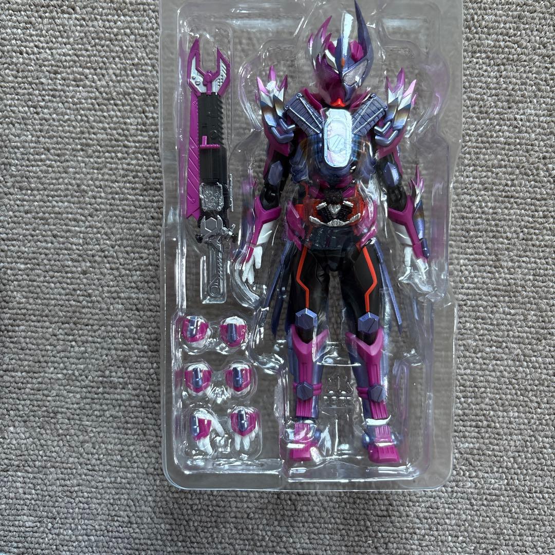 24時間以内発送 S.H.Figuarts 仮面ライダー ヴァルバラド