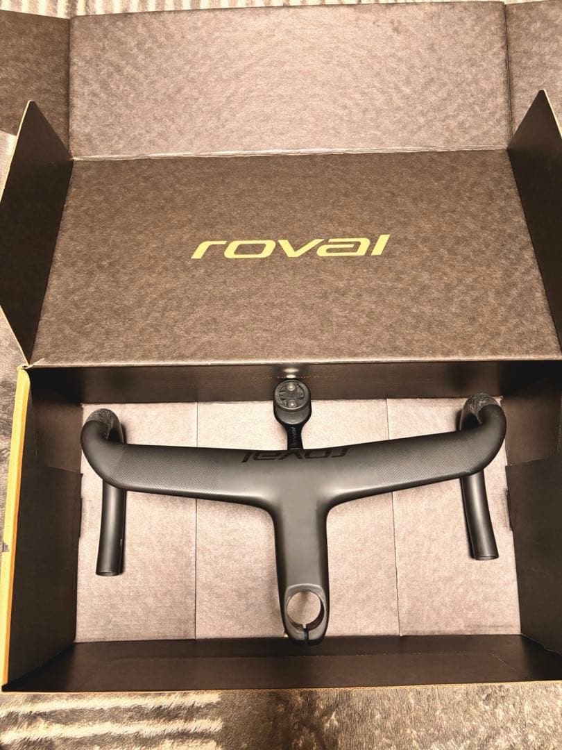 ROVAL RAPIDE COCKPIT 115m✖︎380m ROVAL RAPIDE RD COCKPIT CARB/BLK 31.8X380/115MM(115mm x 380mm