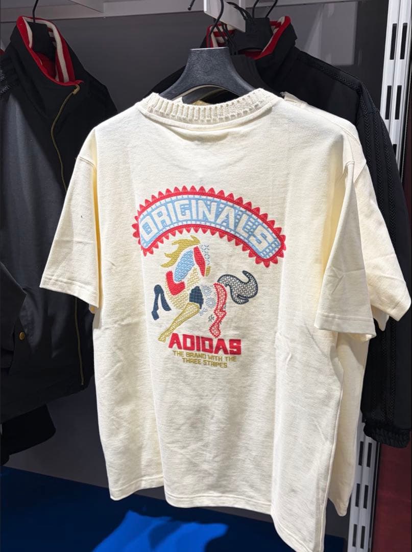 新品XL Adidas FW25 CNY 馬年限定 半袖Tシャツ KT0713 - メルカリ