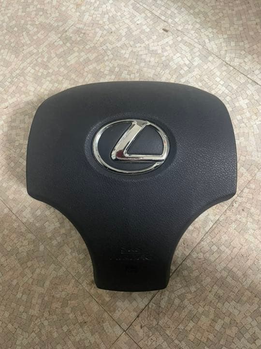 レクサスIS　350 ハンドル　エアバックカバー レクサスIS350 ハンドルエアバックカバー