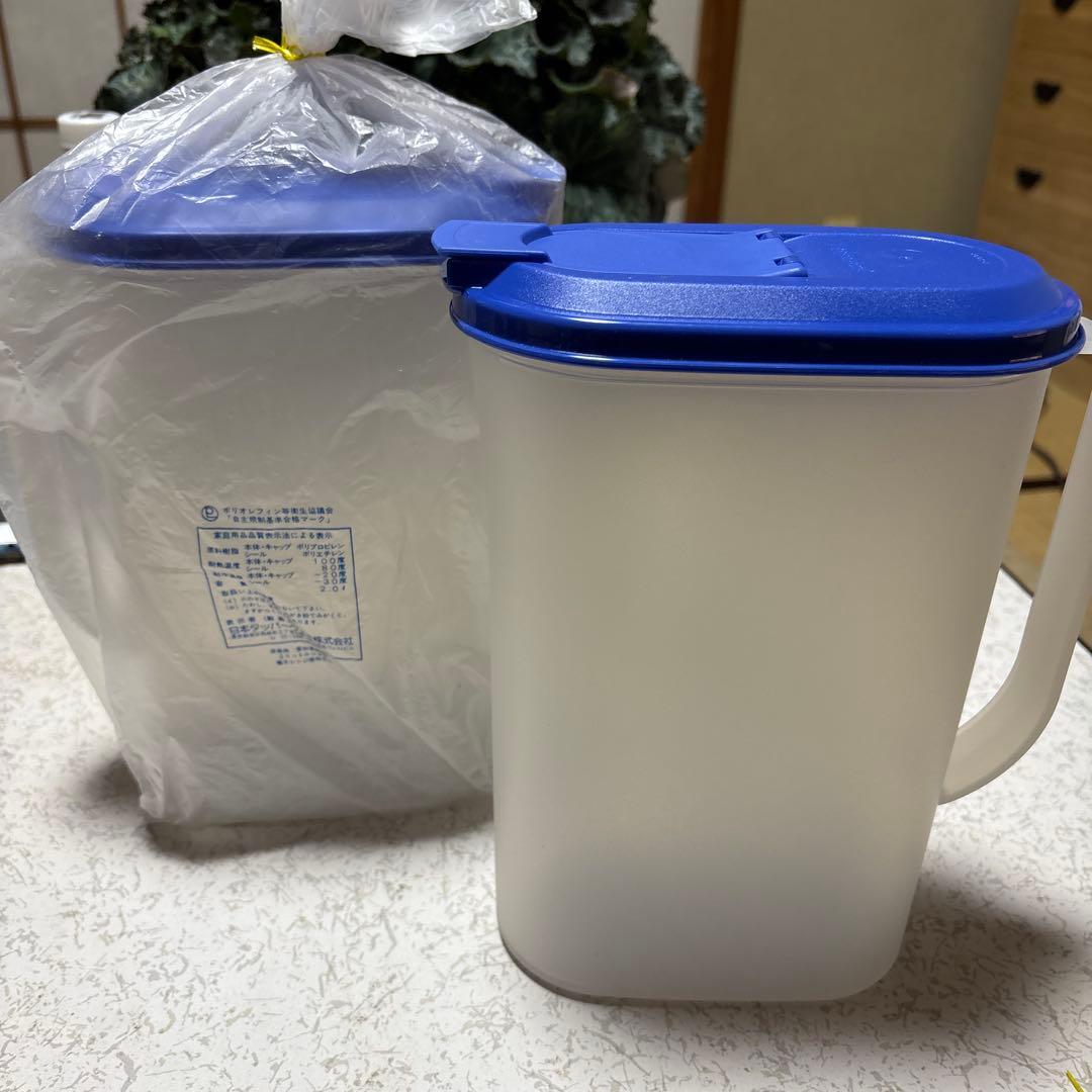 まりんページ☆新品 タッパーウェア 2リットルジャグ 2点 フライ返し Tupperware 正規販売店 タッパーウェア Sライン 冷水筒 2L