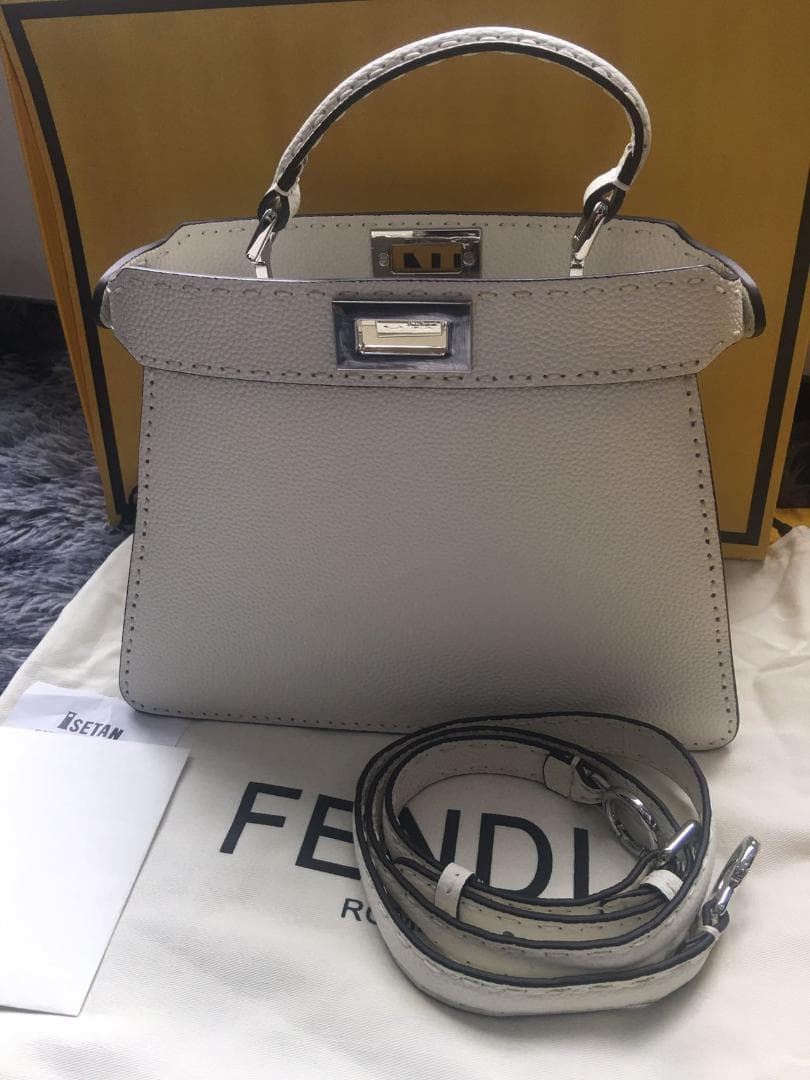 ピーカブー　8BN244 楽天市場】フェンディ FENDI ピーカブーミニ 8BN244 ハンドバッグ