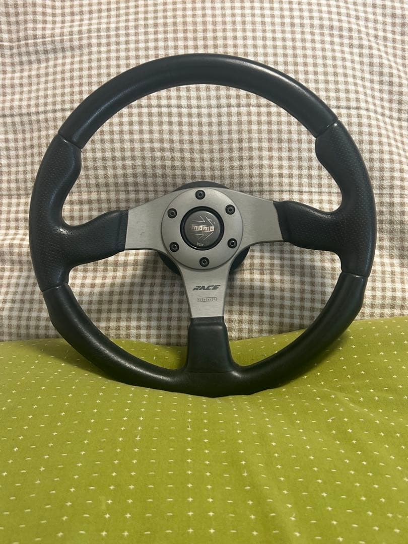 MOMO ステアリング RACE 35φ ボス付き Amazon | MOMO(モモ) ステアリング レース 35パイ BK R-11
