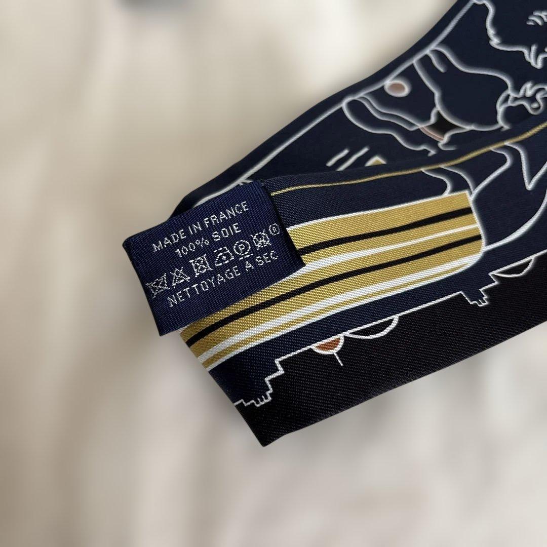 《美品》エルメス　スカーフ　ツイリー　犬　可愛い　ネイビー