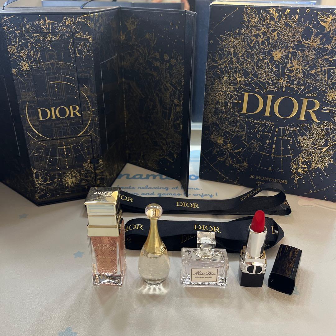 Christian Dior モンテーニュ コフレ 夜空に星座が煌めくディオール モンテーニュ コフレ〈ホリデー2022