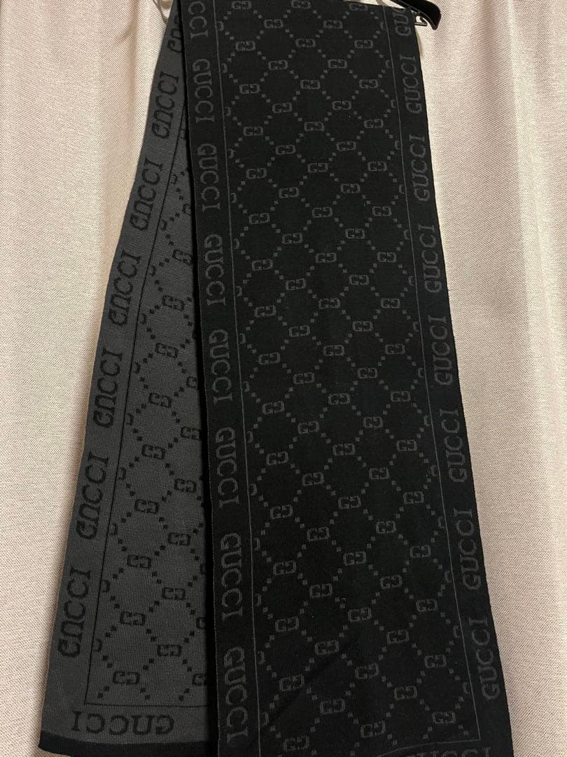 GUCCI ロゴ入りマフラー グレー/ブラック