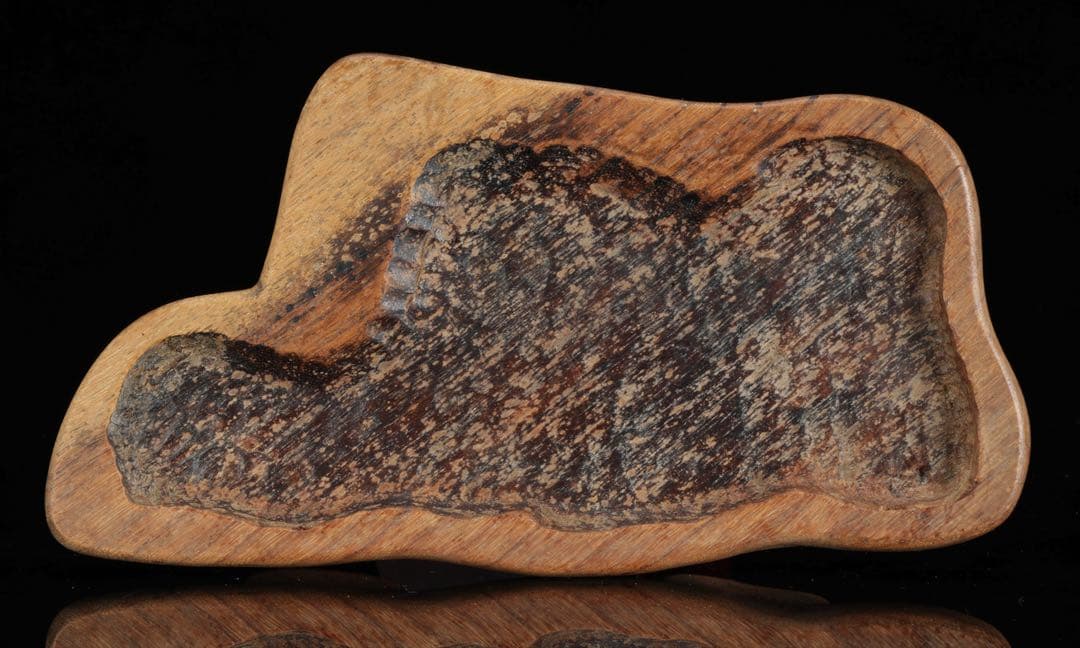 紅梅 梅花石 台付 5.7kg 鑑賞石 水石 原石 天然石 鉱石 盆石 飾石