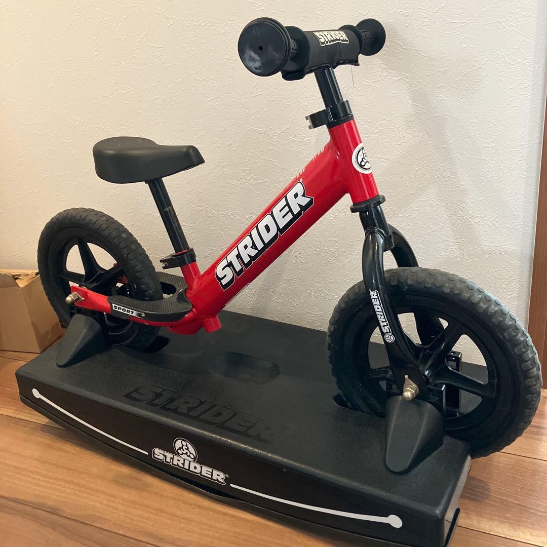 STRIDER スポーツ　12インチ 赤　ロッキングベース付き（一部部品無し） Amazon.co.jp: ロッキングストライダー (Rocking STRIDER) 12インチ