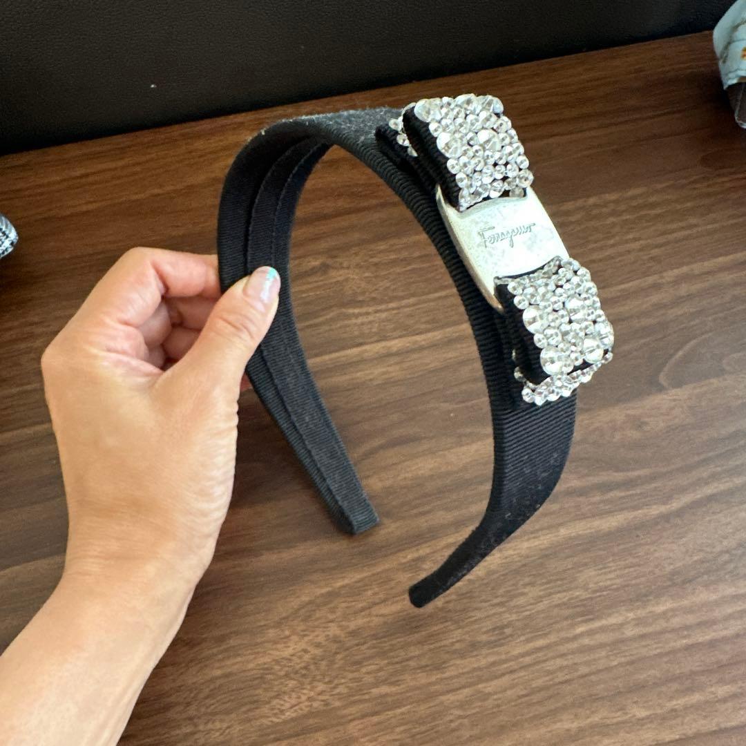 フェラガモストーン付きリボン ブラックカチューシャ 楽天市場】FERRAGAMO フェラガモ ヘアアクセサリー アクセサリー VARA