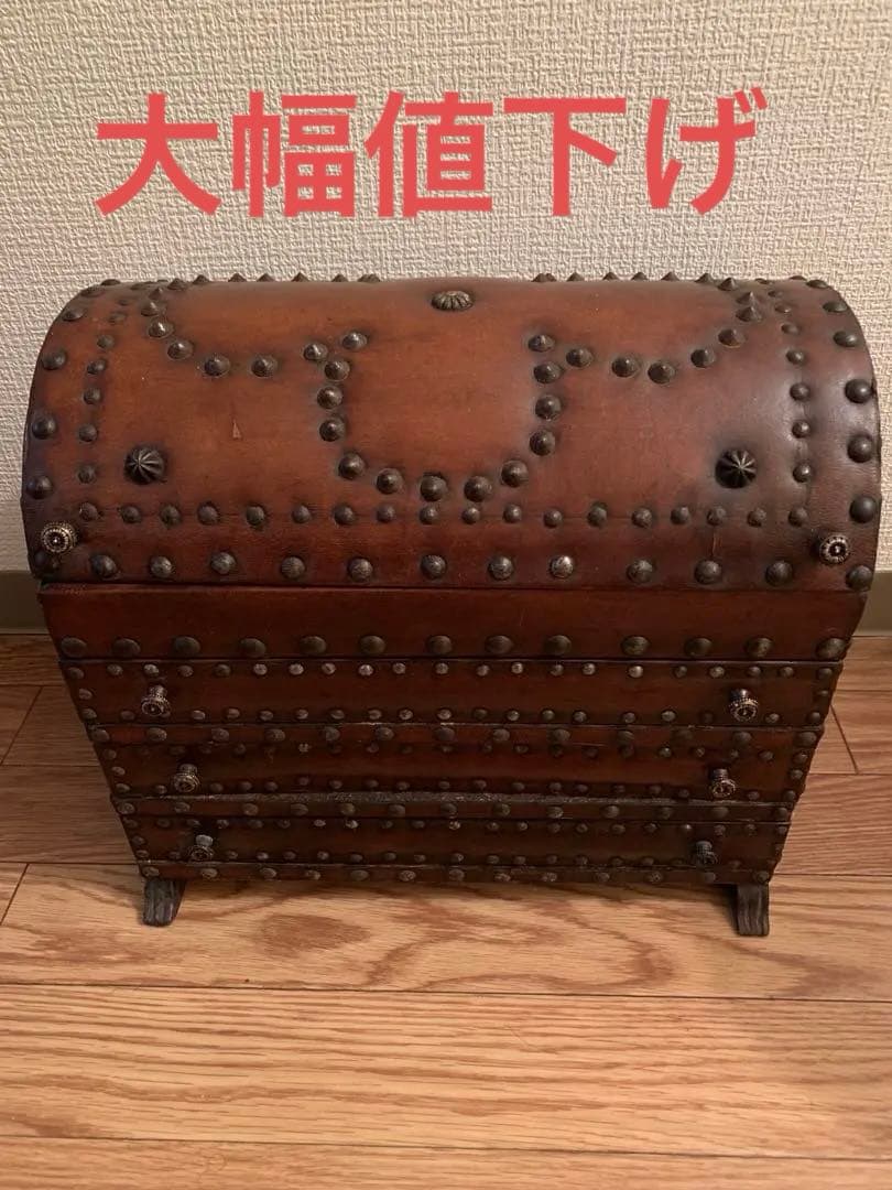 リペア必須！味のある革張り宝箱風アンティークトランク リペア必須！味のある革張り宝箱風アンティークトランク