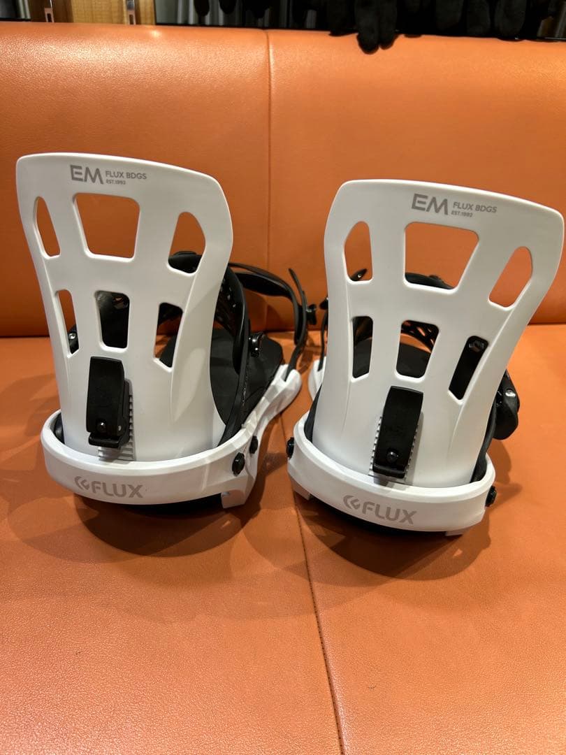 23-24 FLUX EM WHITE Sサイズ 新品 楽天市場】送料無料 FLUX フラックス バインディング EM イーエム