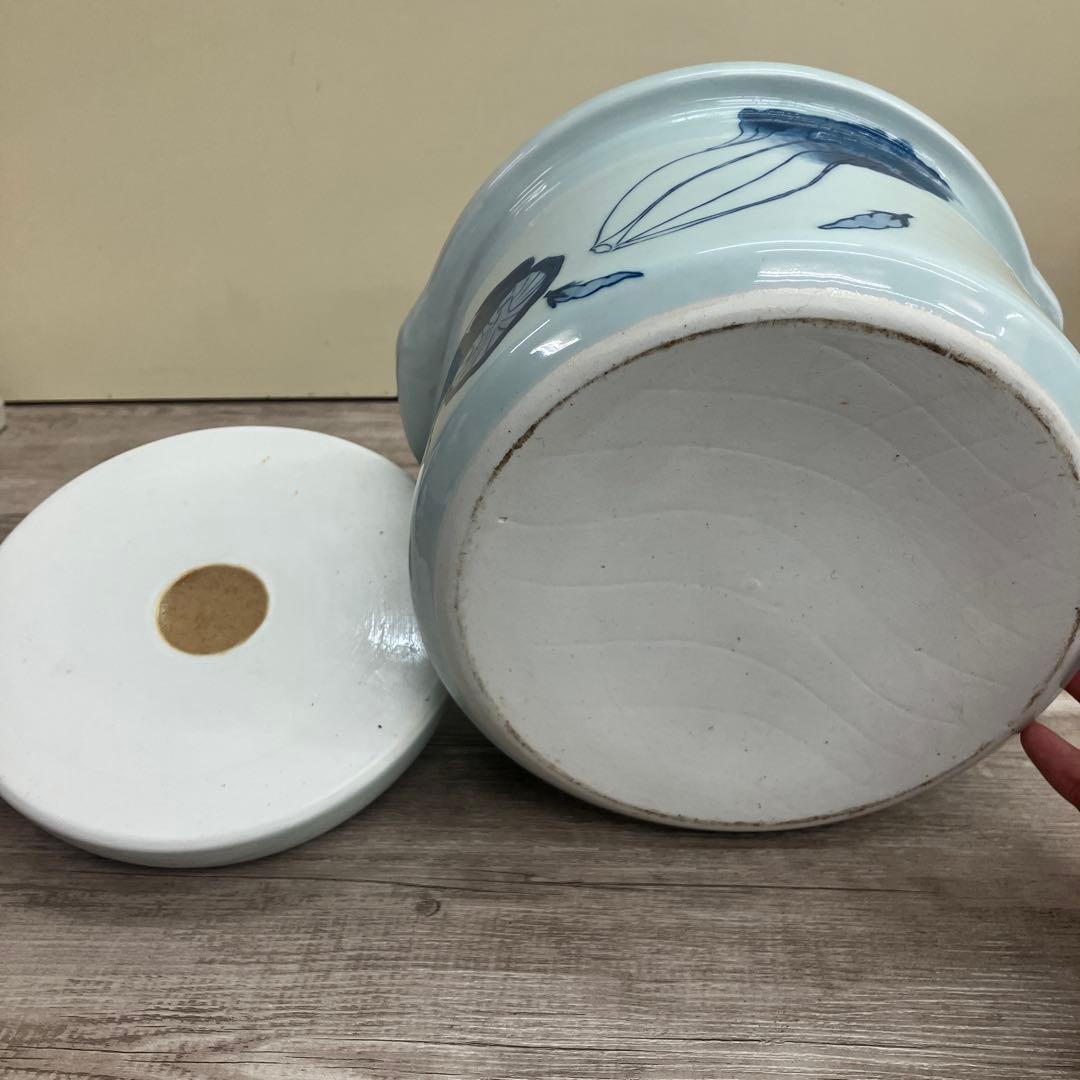 D-4 【有田焼】蓋付き 漬物鉢／万能容器（野菜絵付け）白磁に呉須