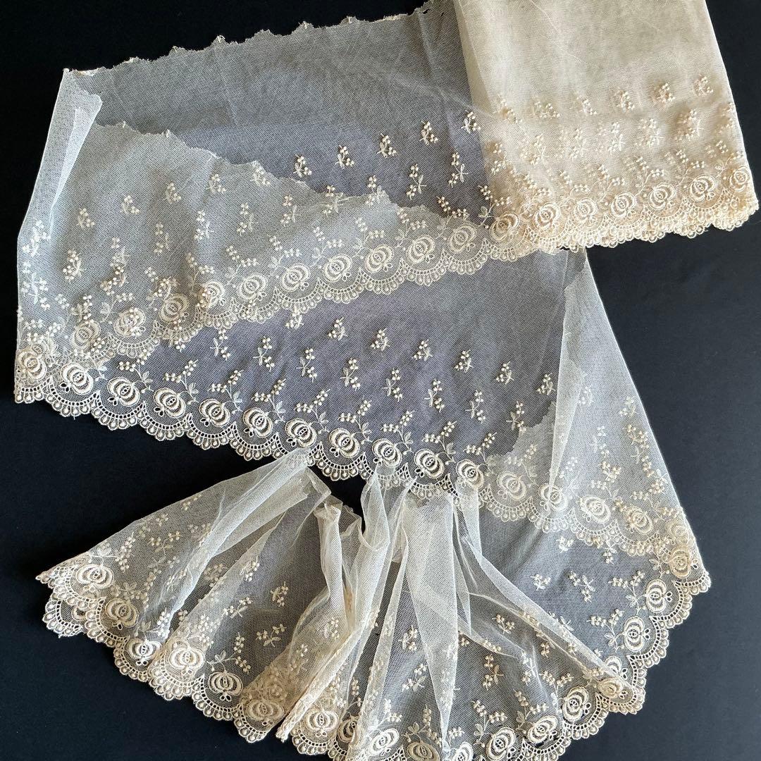 【２】フランスアンティーク　未使用　幅広　チュールレース　刺繍　ビスクドール フランスアンティーク 幅広 チュールレース 90cm