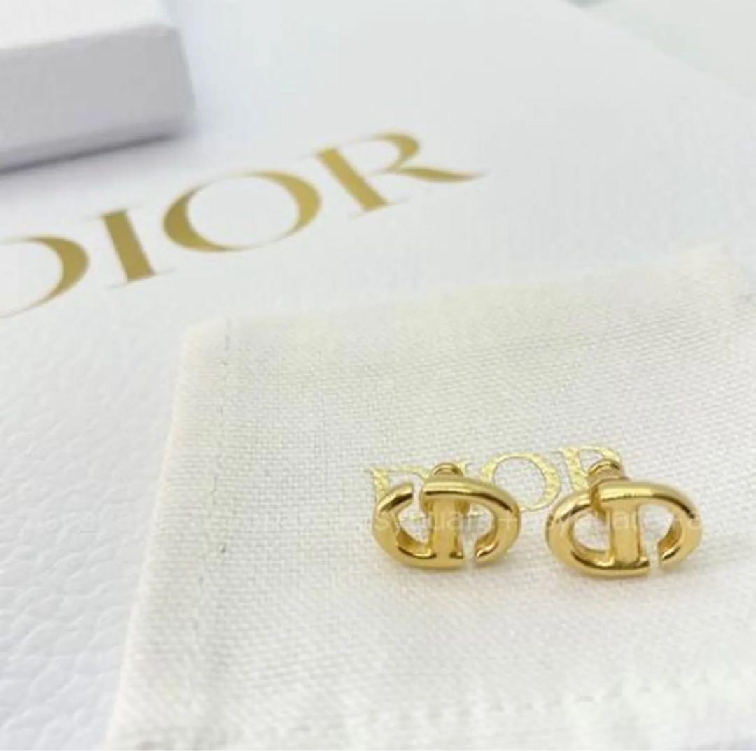 DIORディオール CD NAVY ロゴ スタッズ ゴールド 片耳のみ すぐ届く！DIORディオール☆CD NAVY ロゴ スタッズ ゴールド (Dior