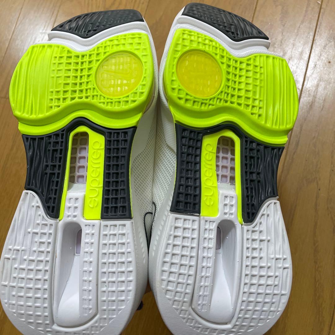 NIKE トレーニングシューズ　23.5cm 白